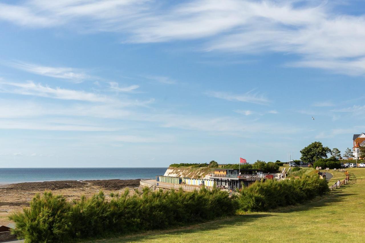 Apartament A View Of The Bay- Panoramic Sea Views- Sleeps 4 Westgate-on-Sea Zewnętrze zdjęcie